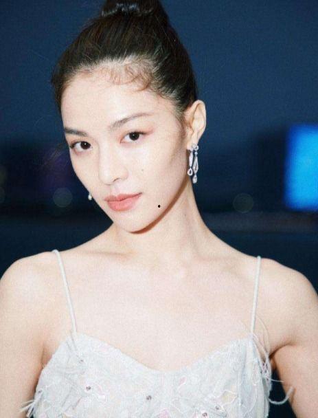 新瓜爆料钟楚曦视频,新瓜爆料背后的真相揭秘  第3张 新瓜爆料钟楚曦视频,新瓜爆料背后的真相揭秘  第3张